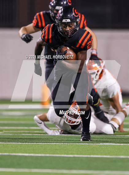 Thumbnail 3 in Gilmer vs. Celina (UIL 4A Regional SemiFinal) photogallery.