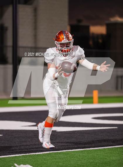 Thumbnail 3 in Gilmer vs. Celina (UIL 4A Regional SemiFinal) photogallery.