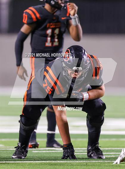 Thumbnail 1 in Gilmer vs. Celina (UIL 4A Regional SemiFinal) photogallery.