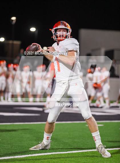 Thumbnail 2 in Gilmer vs. Celina (UIL 4A Regional SemiFinal) photogallery.
