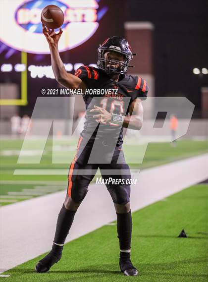Thumbnail 3 in Gilmer vs. Celina (UIL 4A Regional SemiFinal) photogallery.
