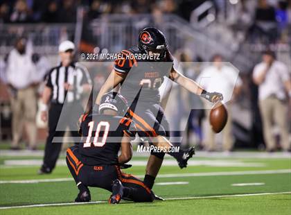 Thumbnail 3 in Gilmer vs. Celina (UIL 4A Regional SemiFinal) photogallery.