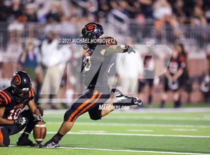 Thumbnail 3 in Gilmer vs. Celina (UIL 4A Regional SemiFinal) photogallery.