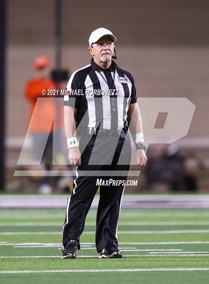 Thumbnail 3 in Gilmer vs. Celina (UIL 4A Regional SemiFinal) photogallery.