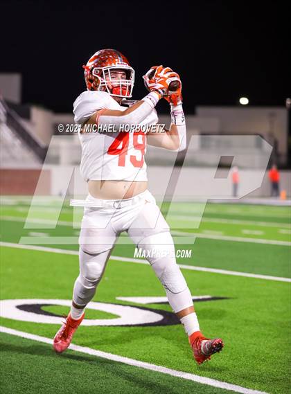 Thumbnail 2 in Gilmer vs. Celina (UIL 4A Regional SemiFinal) photogallery.