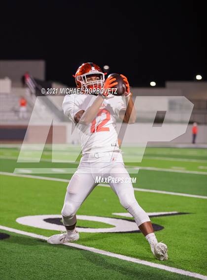 Thumbnail 1 in Gilmer vs. Celina (UIL 4A Regional SemiFinal) photogallery.