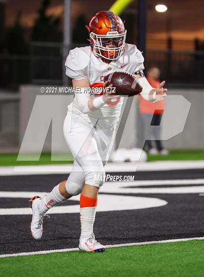 Thumbnail 1 in Gilmer vs. Celina (UIL 4A Regional SemiFinal) photogallery.