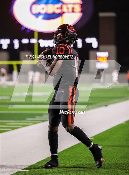 Thumbnail 3 in Gilmer vs. Celina (UIL 4A Regional SemiFinal) photogallery.