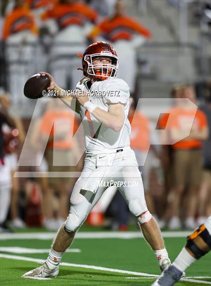 Thumbnail 1 in Gilmer vs. Celina (UIL 4A Regional SemiFinal) photogallery.