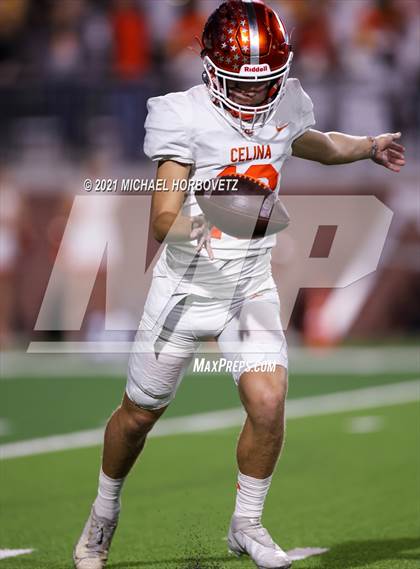 Thumbnail 3 in Gilmer vs. Celina (UIL 4A Regional SemiFinal) photogallery.