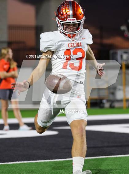 Thumbnail 2 in Gilmer vs. Celina (UIL 4A Regional SemiFinal) photogallery.