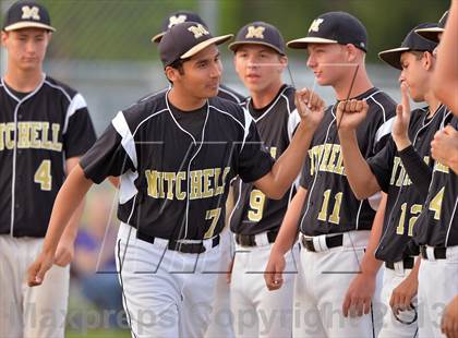 Thumbnail 3 in Mitchell vs River Ridge photogallery.