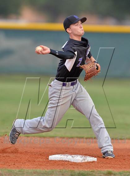 Thumbnail 2 in Mitchell vs River Ridge photogallery.