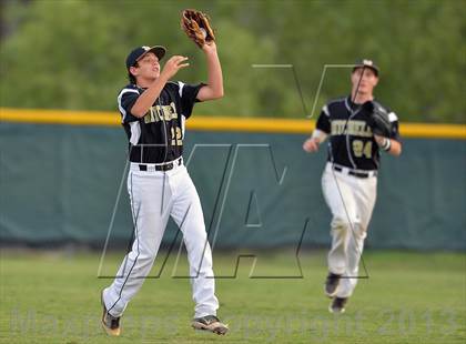 Thumbnail 3 in Mitchell vs River Ridge photogallery.