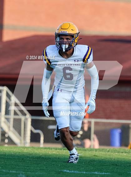 Thumbnail 1 in DeSoto Central @ Center Hill photogallery.