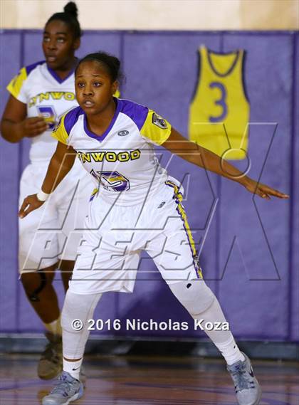 Thumbnail 2 in Lynwood vs. Dominguez photogallery.
