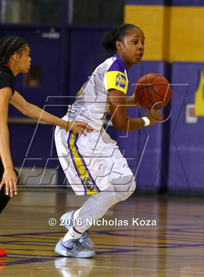Thumbnail 3 in Lynwood vs. Dominguez photogallery.