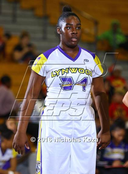 Thumbnail 3 in Lynwood vs. Dominguez photogallery.