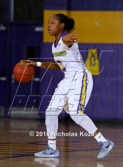 Thumbnail 3 in Lynwood vs. Dominguez photogallery.