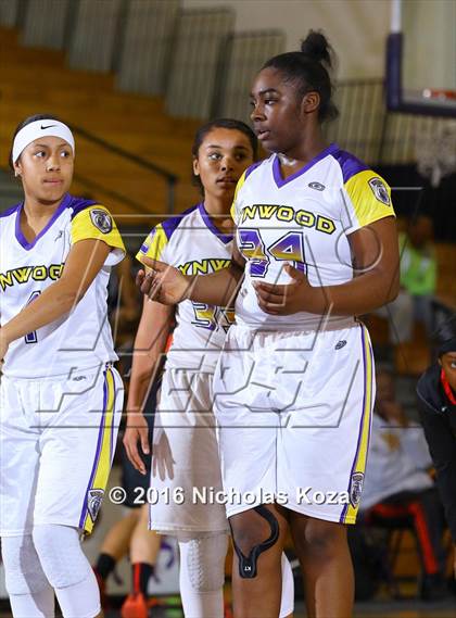 Thumbnail 2 in Lynwood vs. Dominguez photogallery.