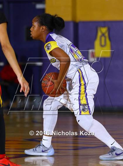 Thumbnail 3 in Lynwood vs. Dominguez photogallery.