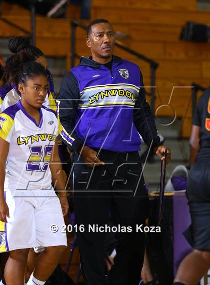 Thumbnail 3 in Lynwood vs. Dominguez photogallery.