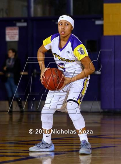 Thumbnail 3 in Lynwood vs. Dominguez photogallery.