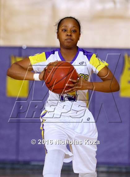 Thumbnail 3 in Lynwood vs. Dominguez photogallery.