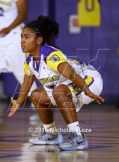 Thumbnail 2 in Lynwood vs. Dominguez photogallery.