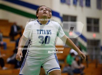 Thumbnail 1 in Mater Dei Catholic @ Eastlake photogallery.