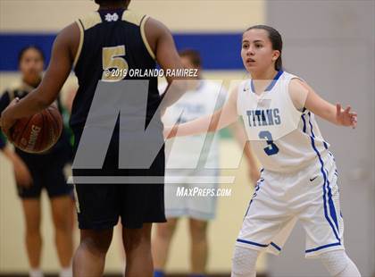 Thumbnail 2 in Mater Dei Catholic @ Eastlake photogallery.