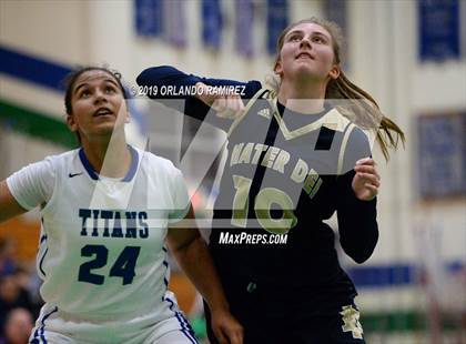 Thumbnail 3 in Mater Dei Catholic @ Eastlake photogallery.