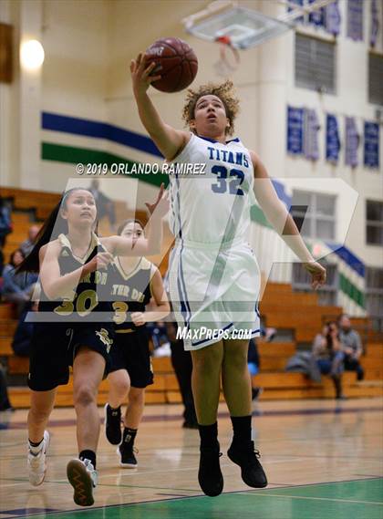 Thumbnail 2 in Mater Dei Catholic @ Eastlake photogallery.