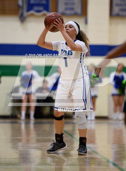 Thumbnail 2 in Mater Dei Catholic @ Eastlake photogallery.