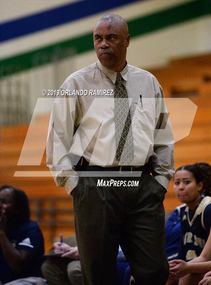 Thumbnail 3 in Mater Dei Catholic @ Eastlake photogallery.