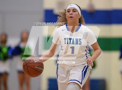 Thumbnail 1 in Mater Dei Catholic @ Eastlake photogallery.