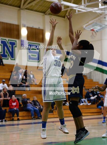 Thumbnail 2 in Mater Dei Catholic @ Eastlake photogallery.