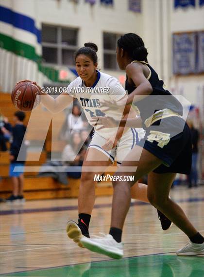 Thumbnail 2 in Mater Dei Catholic @ Eastlake photogallery.