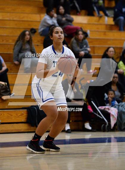 Thumbnail 3 in Mater Dei Catholic @ Eastlake photogallery.