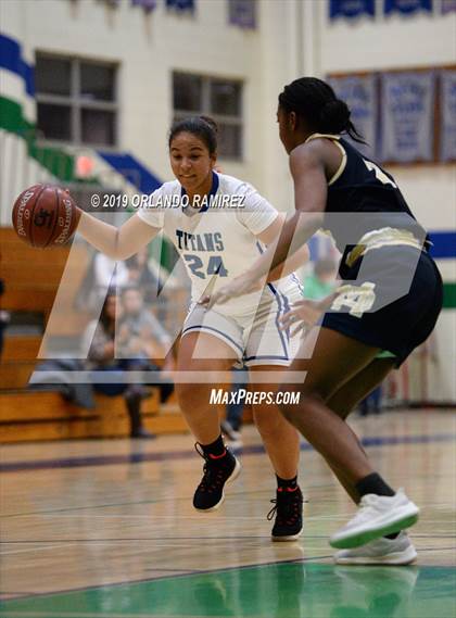 Thumbnail 1 in Mater Dei Catholic @ Eastlake photogallery.