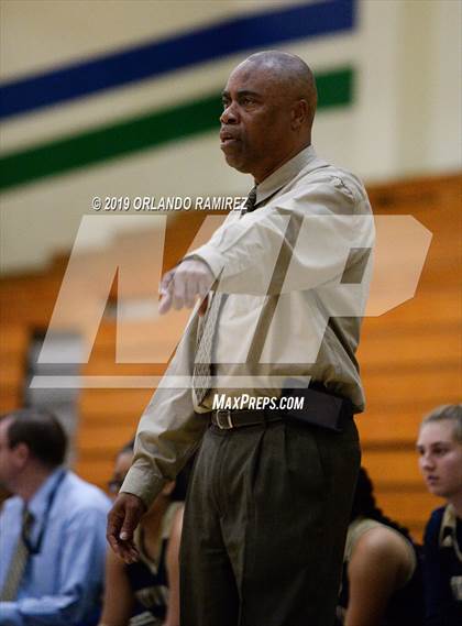 Thumbnail 2 in Mater Dei Catholic @ Eastlake photogallery.