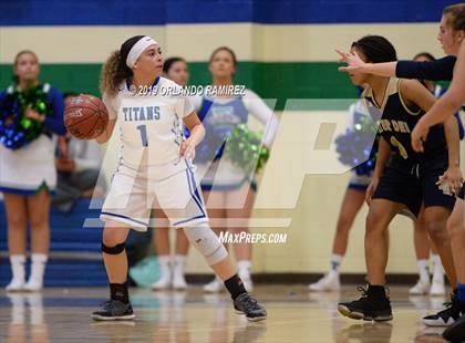 Thumbnail 1 in Mater Dei Catholic @ Eastlake photogallery.