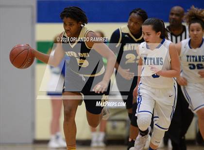 Thumbnail 2 in Mater Dei Catholic @ Eastlake photogallery.