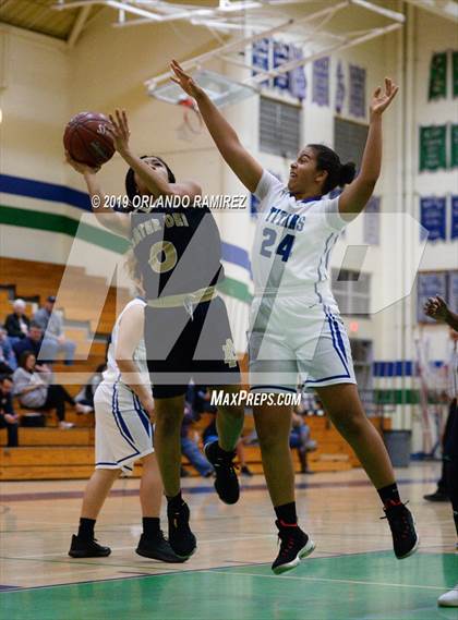 Thumbnail 3 in Mater Dei Catholic @ Eastlake photogallery.