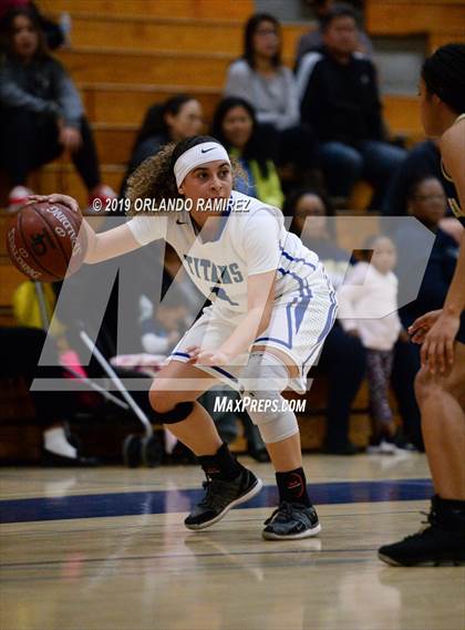 Thumbnail 3 in Mater Dei Catholic @ Eastlake photogallery.