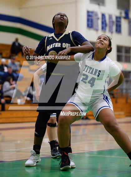 Thumbnail 3 in Mater Dei Catholic @ Eastlake photogallery.