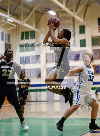 Thumbnail 2 in Mater Dei Catholic @ Eastlake photogallery.