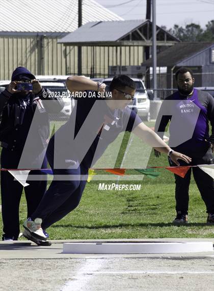 Thumbnail 3 in Damani Gibson Relays photogallery.