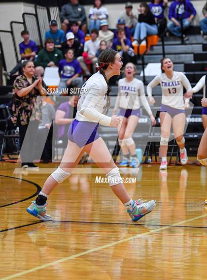 Thumbnail 3 in Shiner vs Thrall (UIL 2A Region IV Area Playoff) photogallery.