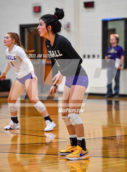 Thumbnail 1 in Shiner vs Thrall (UIL 2A Region IV Area Playoff) photogallery.